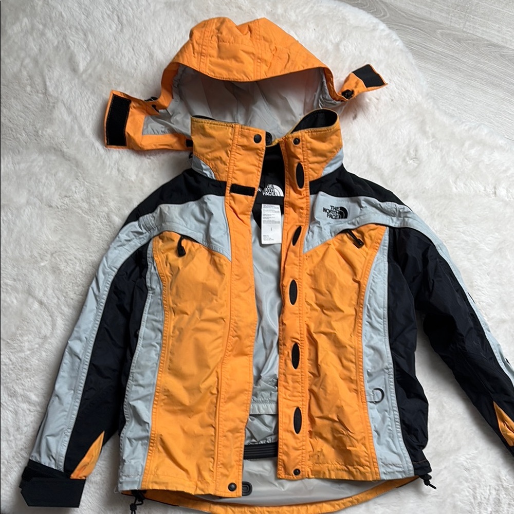 Womens North Face ski/snowboard jacket +hood - size 6